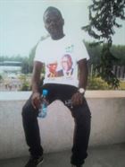 Ashbel a man of 30 years old living at Brazzaville looking for some men and some women