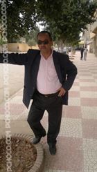 Conan a man of 44 years old living at Alger looking for some men and some women