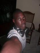 DjBirouz a man of 33 years old living in Sénégal looking for a young woman