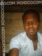 Demel un homme de 32 ans vivant en Côte d'Ivoire recherche des hommes et des femmes