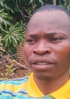 Yoh2b a man of 41 years old living at Lilongwe looking for a woman