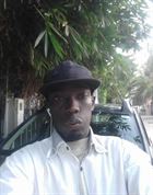 Boups a man of 36 years old living at Dakar looking for some men and some women