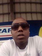 Mfabrice a man of 32 years old living at Port Louis looking for some men and some women